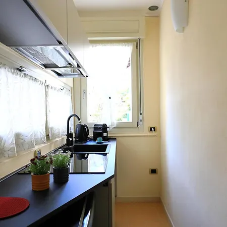 Da Meggy Apartment Stresa